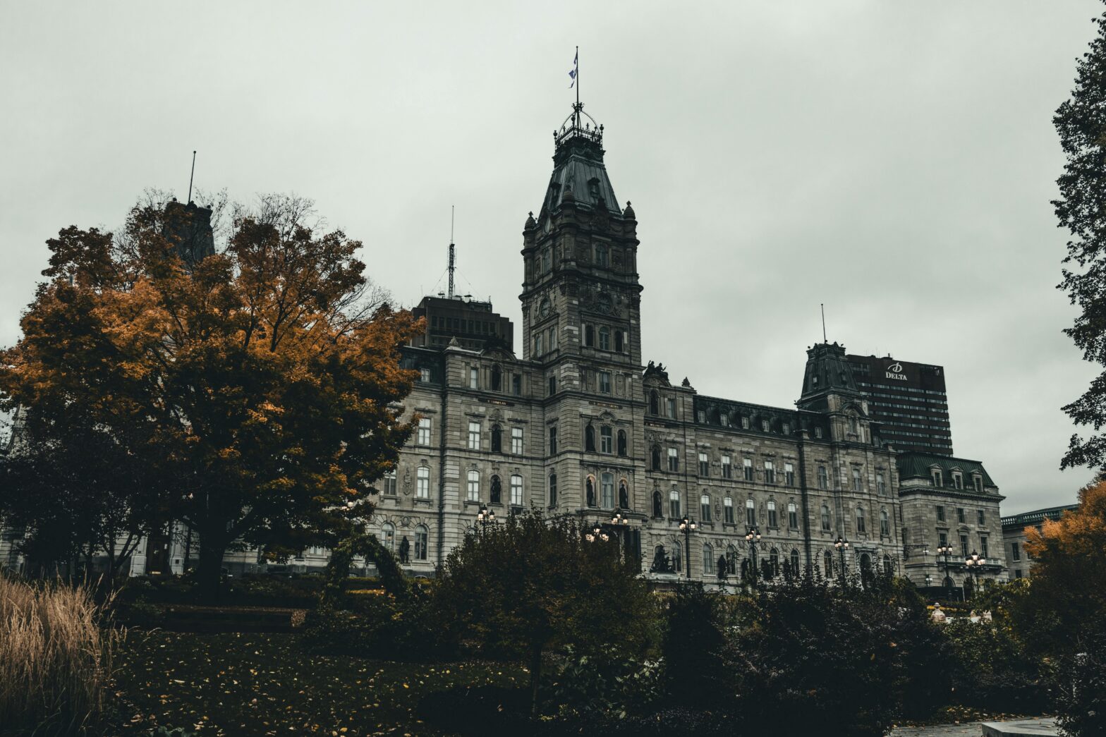 How To Find The Best Halloween Hotel Discounts, Deals, And Packages